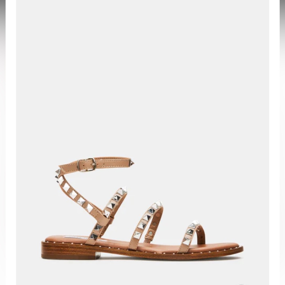 Steve Madden studded travel tan sandal 8.5